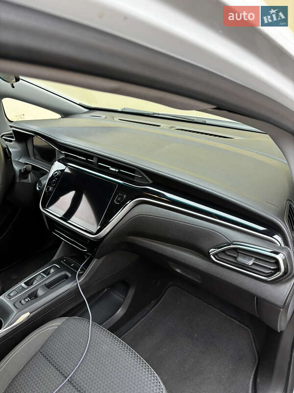 Хэтчбек Chevrolet Bolt EV 2023 в Киеве