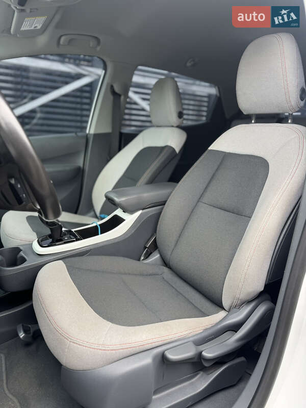Хетчбек Chevrolet Bolt EV 2019 в Києві фото 30 Хетчбек Chevrolet Bolt EV 2019 в Києві