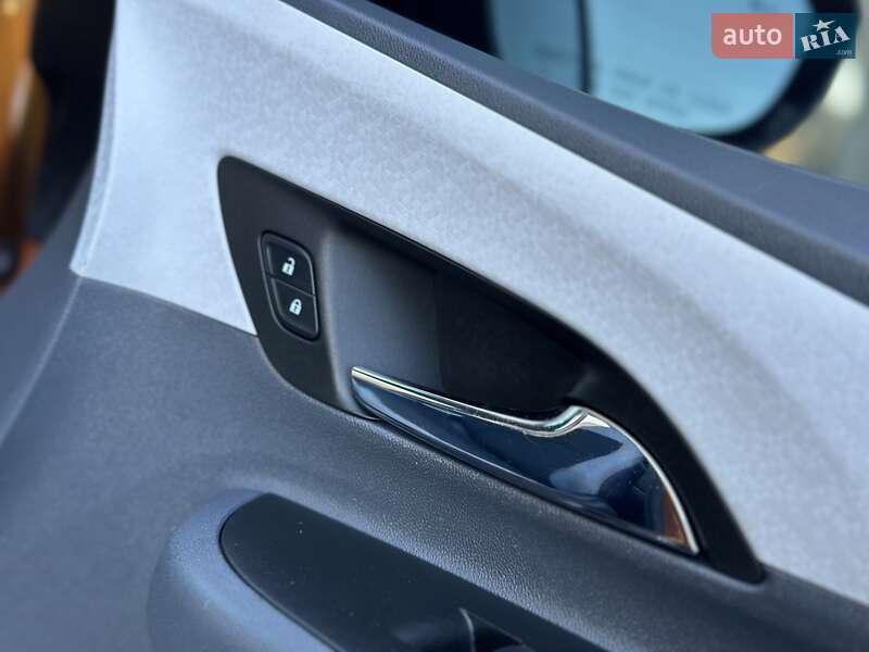 Хэтчбек Chevrolet Bolt EV 2017 в Трускавце