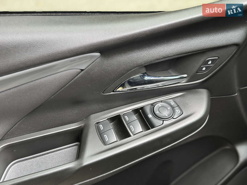 Хэтчбек Chevrolet Bolt EV 2023 в Тернополе фото 7 Хэтчбек Chevrolet Bolt EV 2023 в Тернополе