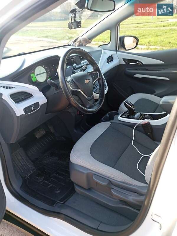 Хэтчбек Chevrolet Bolt EV 2018 в Житомире фото 10 Хэтчбек Chevrolet Bolt EV 2018 в Житомире