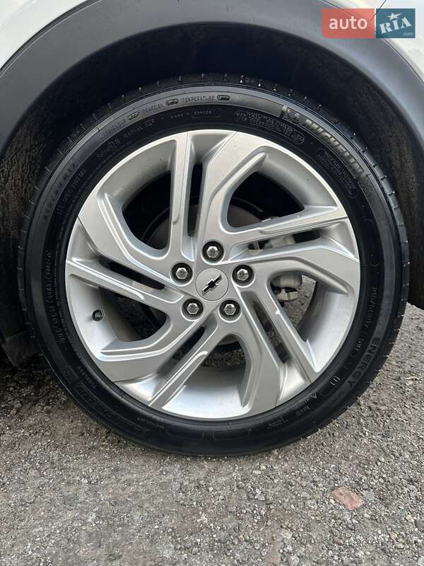 Хэтчбек Chevrolet Bolt EV 2022 в Белогородке фото 9 Хэтчбек Chevrolet Bolt EV 2022 в Белогородке