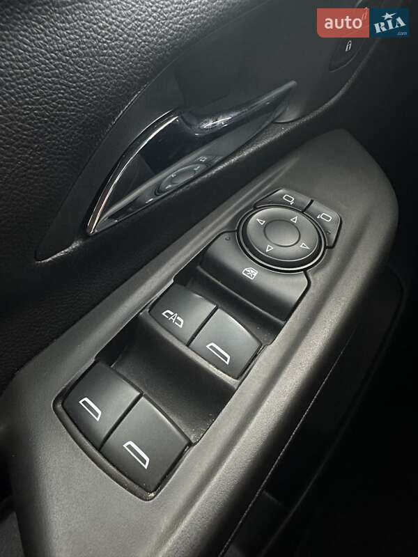 Хэтчбек Chevrolet Bolt EV 2022 в Белогородке фото 34 Хэтчбек Chevrolet Bolt EV 2022 в Белогородке