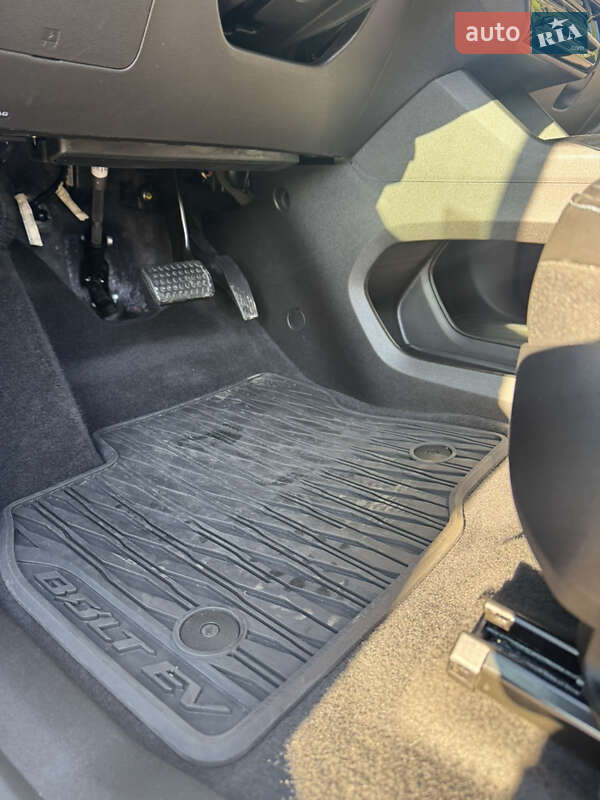 Хэтчбек Chevrolet Bolt EV 2023 в Тернополе