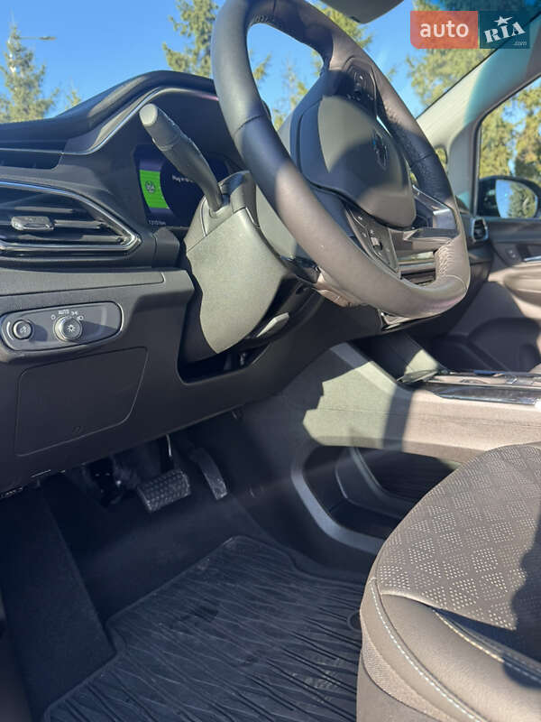 Хэтчбек Chevrolet Bolt EV 2023 в Тернополе
