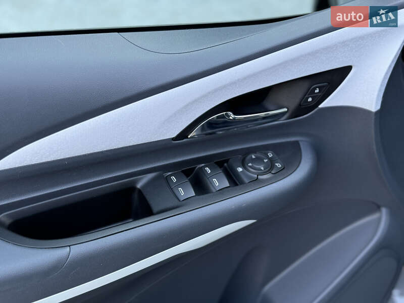 Хэтчбек Chevrolet Bolt EV 2021 в Ровно