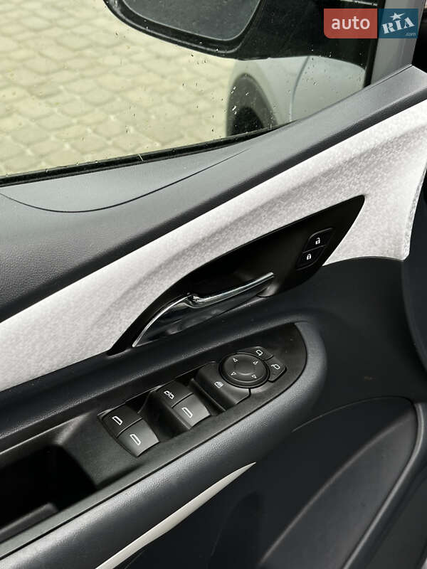 Хэтчбек Chevrolet Bolt EV 2018 в Львове