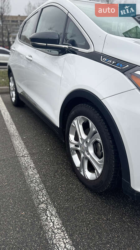Хэтчбек Chevrolet Bolt EV 2018 в Киеве фото 20 Хэтчбек Chevrolet Bolt EV 2018 в Киеве