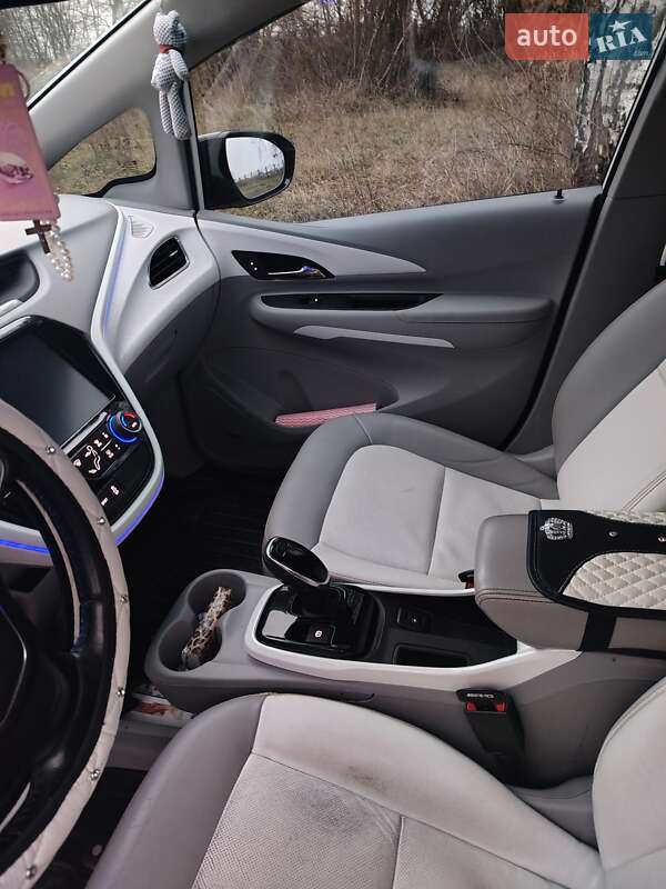 Хетчбек Chevrolet Bolt EV 2017 в Києві фото 8 Хетчбек Chevrolet Bolt EV 2017 в Києві