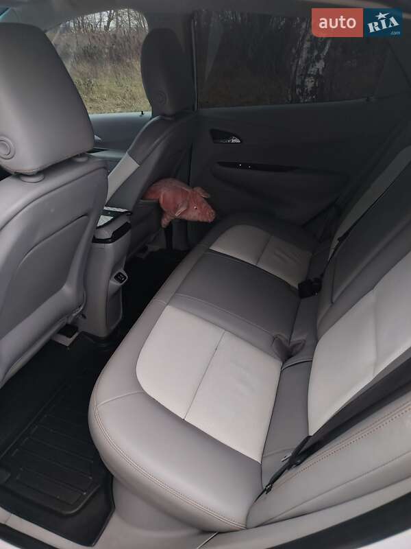 Хетчбек Chevrolet Bolt EV 2017 в Києві фото 12 Хетчбек Chevrolet Bolt EV 2017 в Києві