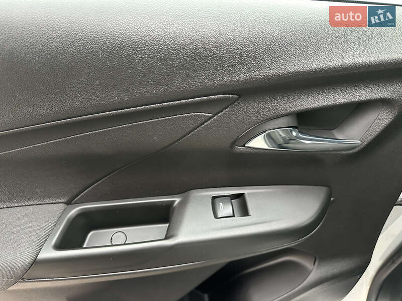 Хэтчбек Chevrolet Bolt EV 2023 в Киеве