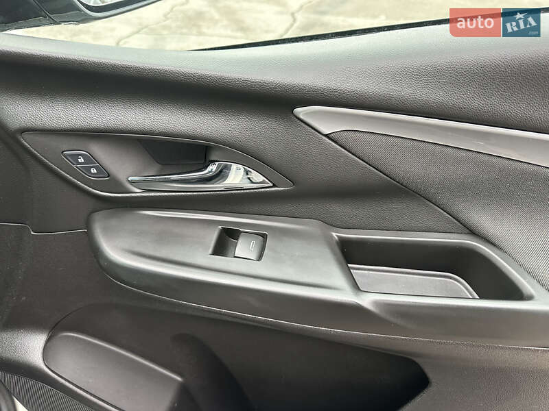 Хэтчбек Chevrolet Bolt EV 2023 в Киеве