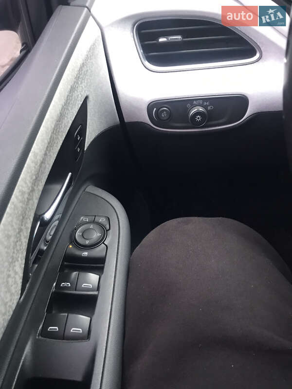 Хэтчбек Chevrolet Bolt EV 2017 в Николаеве