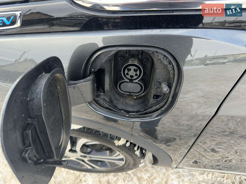 Хетчбек Chevrolet Bolt EV 2018 в Жовкві