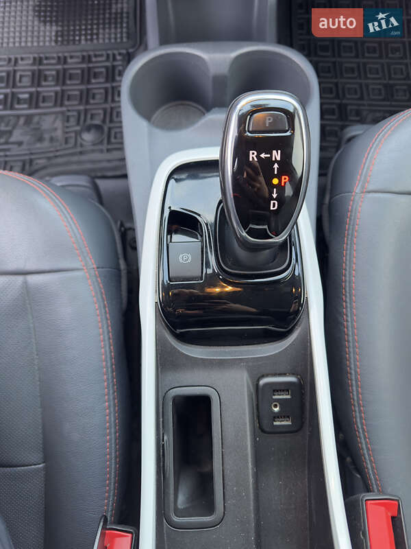 Хетчбек Chevrolet Bolt EV 2018 в Жовкві