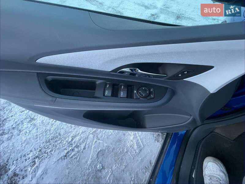 Хэтчбек Chevrolet Bolt EV 2017 в Киеве