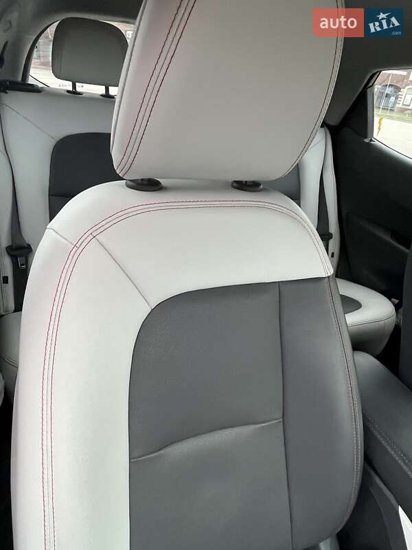 Хетчбек Chevrolet Bolt EV 2017 в Києві