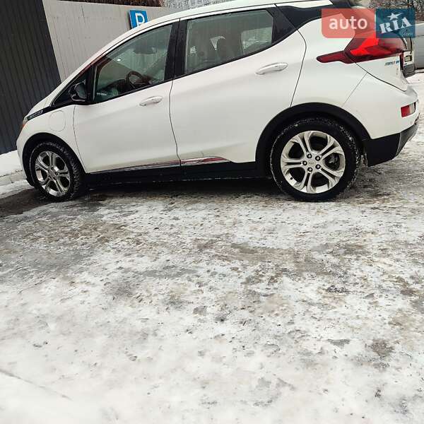 Хэтчбек Chevrolet Bolt EV 2017 в Киеве фото 16 Хэтчбек Chevrolet Bolt EV 2017 в Киеве