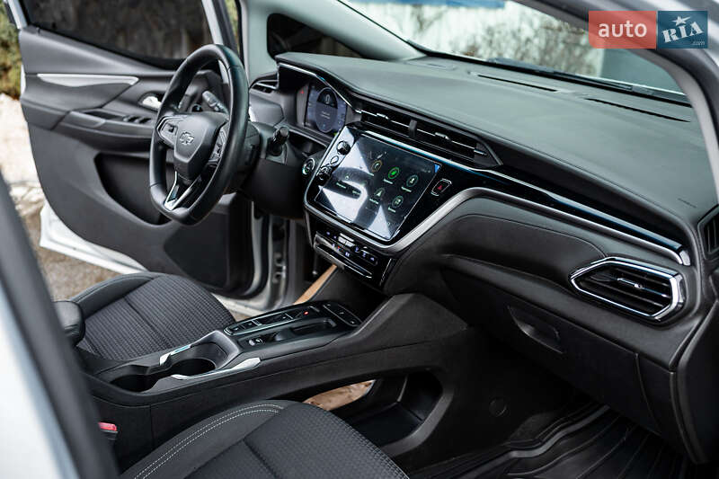 Хэтчбек Chevrolet Bolt EV 2021 в Киеве