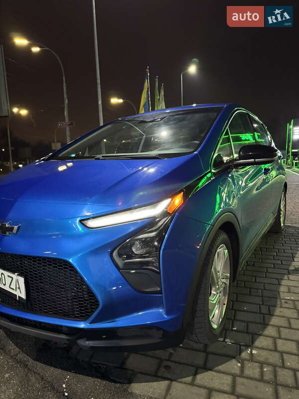 Хэтчбек Chevrolet Bolt EV 2022 в Киеве
