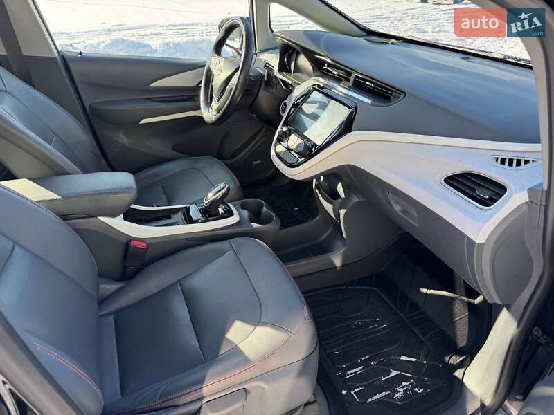 Хэтчбек Chevrolet Bolt EV 2020 в Киеве