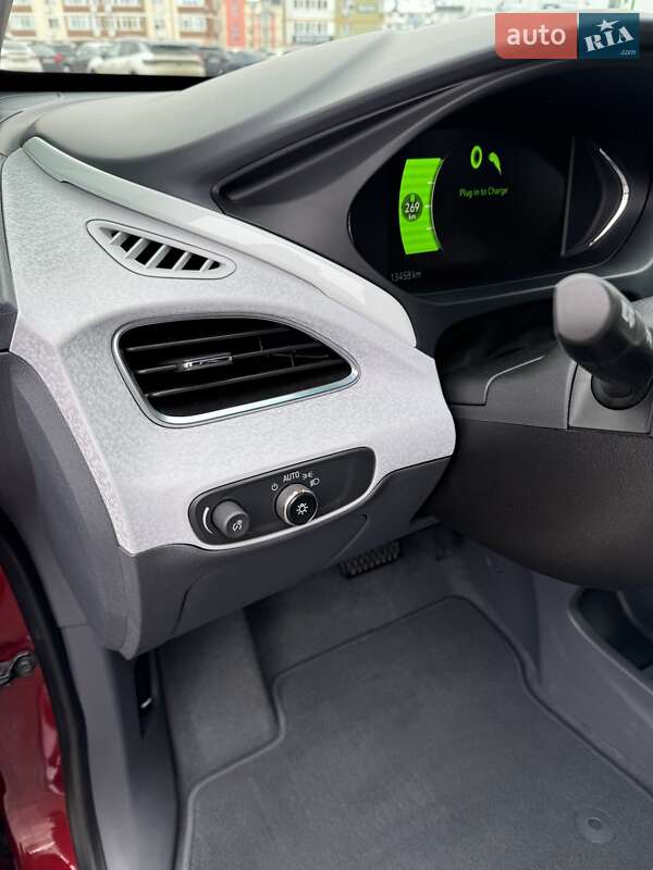 Хэтчбек Chevrolet Bolt EV 2021 в Киеве
