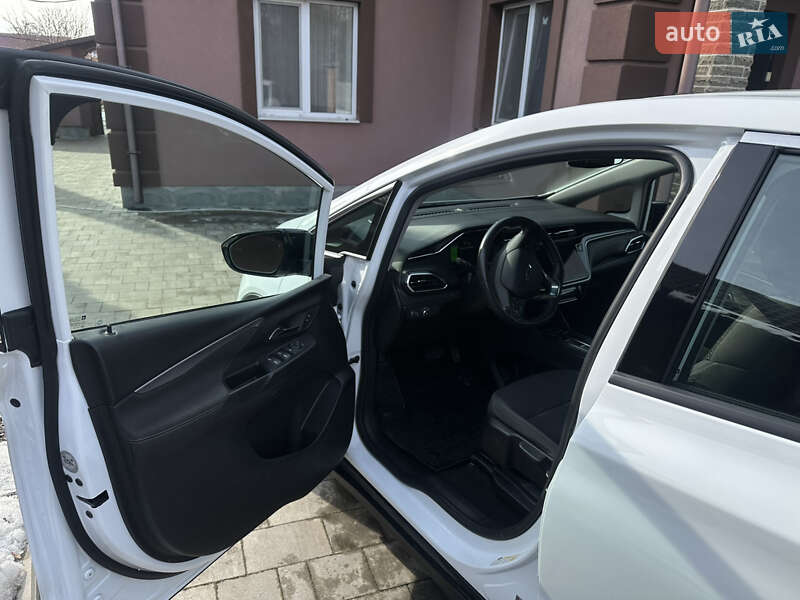 Хэтчбек Chevrolet Bolt EV 2022 в Броварах фото 12 Хэтчбек Chevrolet Bolt EV 2022 в Броварах