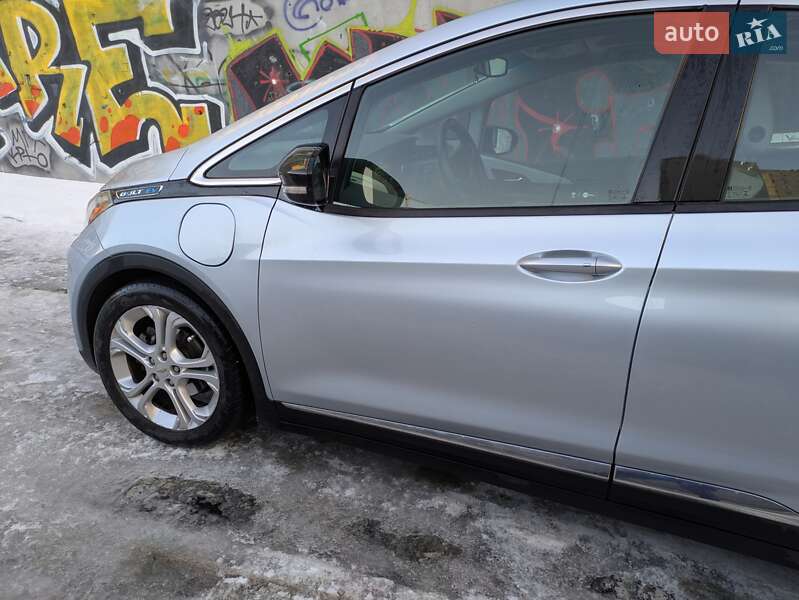 Хэтчбек Chevrolet Bolt EV 2017 в Киеве