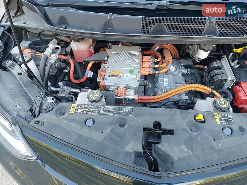 Хэтчбек Chevrolet Bolt EV 2018 в Днепре фото 15 Хэтчбек Chevrolet Bolt EV 2018 в Днепре