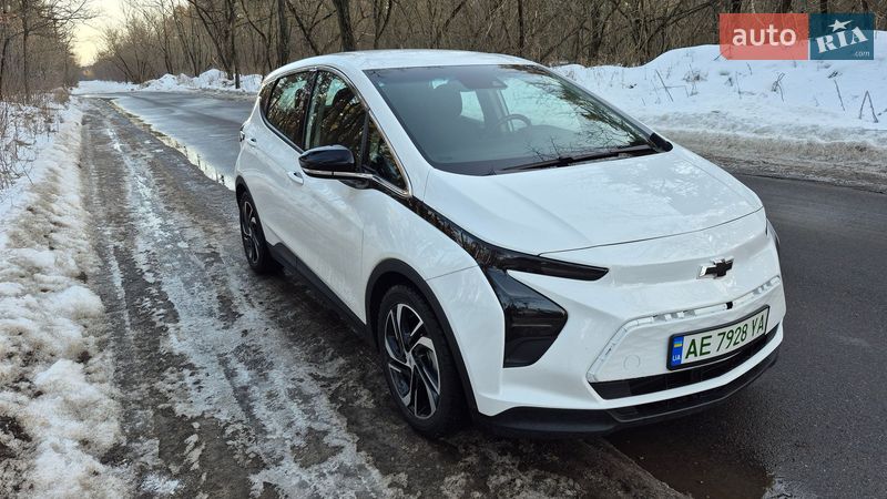 Хэтчбек Chevrolet Bolt EV 2022 в Киеве
