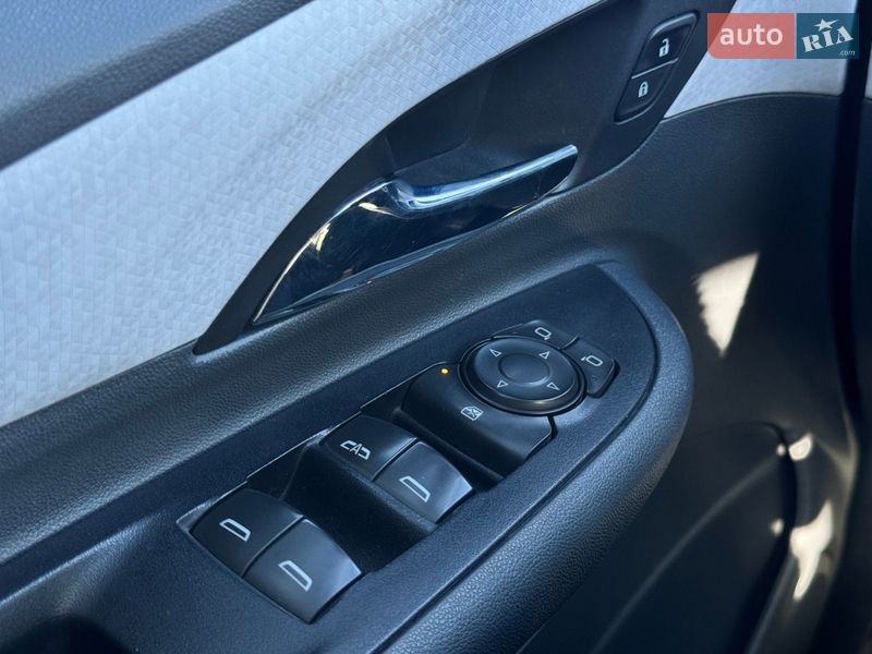 Хэтчбек Chevrolet Bolt EV 2017 в Сумах