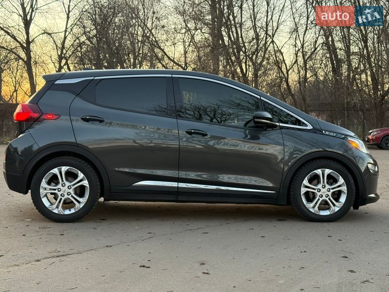 Хэтчбек Chevrolet Bolt EV 2017 в Киеве