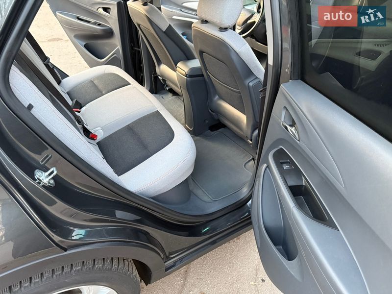 Хэтчбек Chevrolet Bolt EV 2017 в Киеве