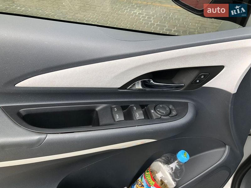 Хэтчбек Chevrolet Bolt EV 2017 в Львове фото 9 Хэтчбек Chevrolet Bolt EV 2017 в Львове