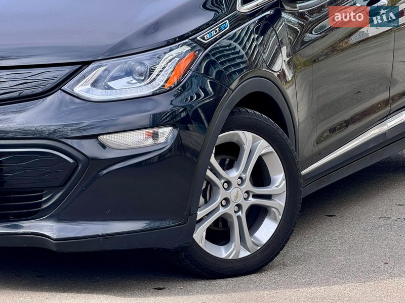 Хэтчбек Chevrolet Bolt EV 2020 в Киеве
