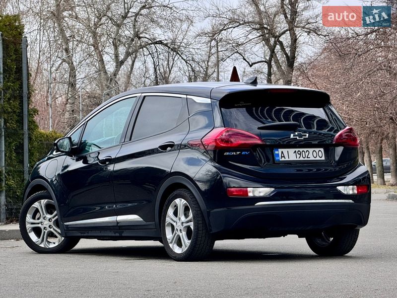 Хэтчбек Chevrolet Bolt EV 2020 в Киеве