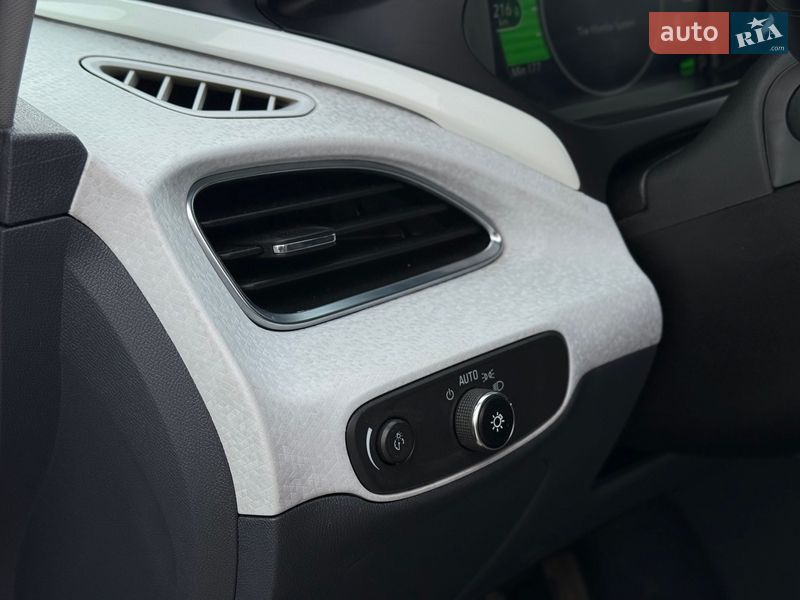 Хэтчбек Chevrolet Bolt EV 2017 в Шаргороде