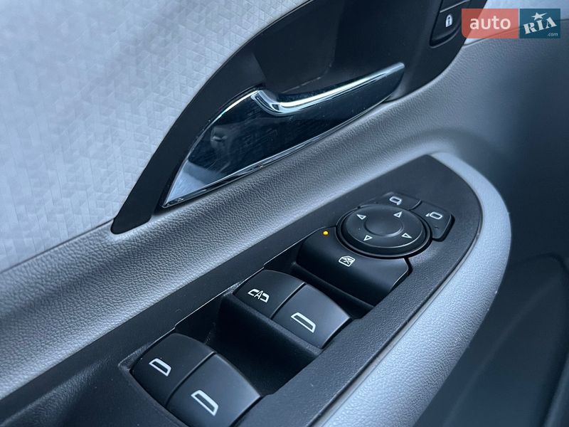 Хэтчбек Chevrolet Bolt EV 2017 в Киеве фото 39 Хэтчбек Chevrolet Bolt EV 2017 в Киеве