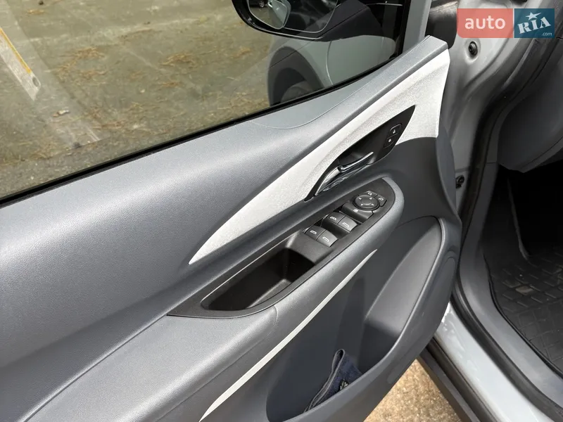 Chevrolet Bolt EV 2021 VIN 1G1FY6S07M4109257 фото оголошення 12 з 44