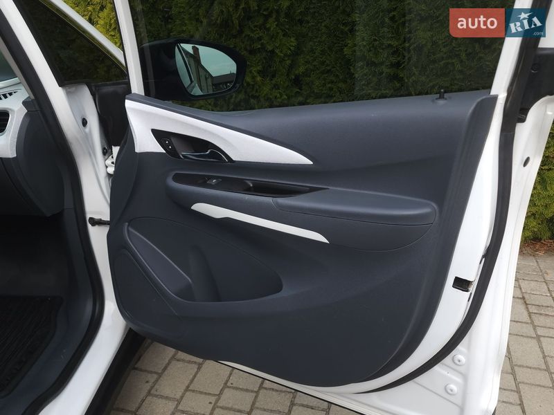 Хэтчбек Chevrolet Bolt EV 2019 в Самборе фото 16 Хэтчбек Chevrolet Bolt EV 2019 в Самборе