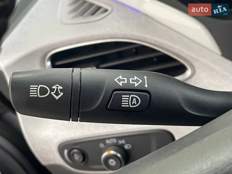 Хэтчбек Chevrolet Bolt EV 2019 в Киеве фото 21 Хэтчбек Chevrolet Bolt EV 2019 в Киеве