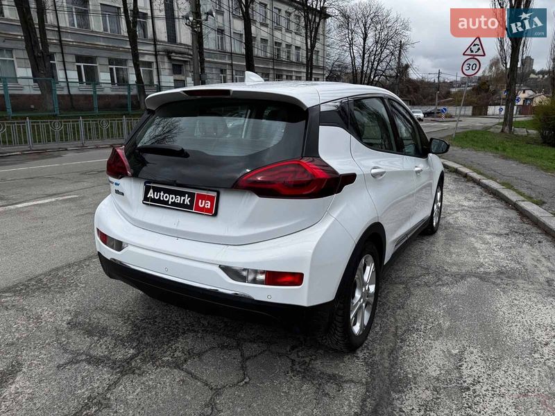 Хэтчбек Chevrolet Bolt EV 2020 в Киеве