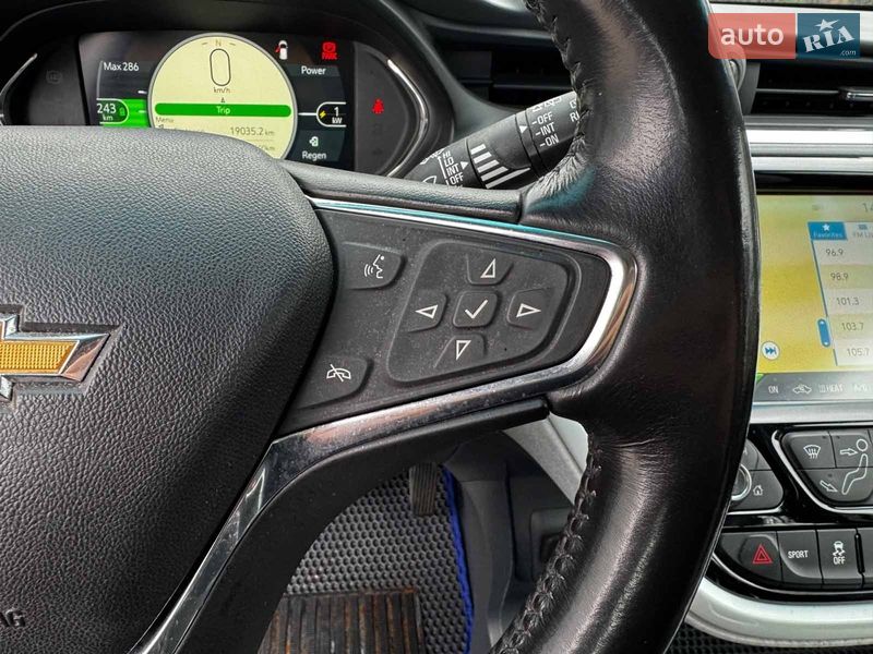 Хэтчбек Chevrolet Bolt EV 2020 в Киеве