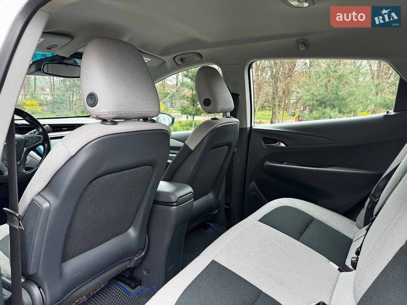 Хэтчбек Chevrolet Bolt EV 2020 в Киеве