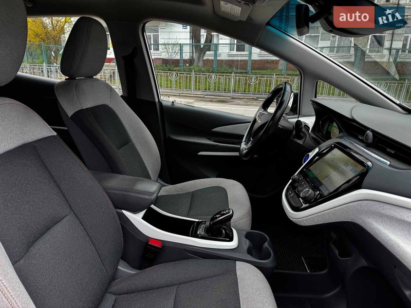 Хэтчбек Chevrolet Bolt EV 2020 в Киеве