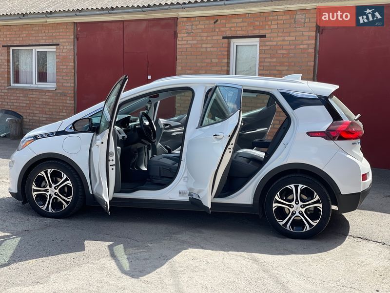 Хэтчбек Chevrolet Bolt EV 2017 в Виннице фото Хэтчбек Chevrolet Bolt EV 2017 в Виннице