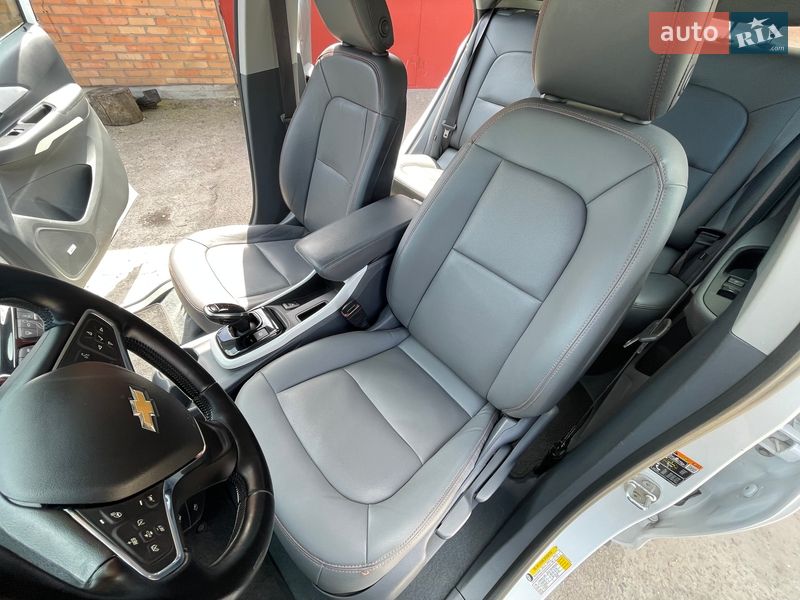 Хэтчбек Chevrolet Bolt EV 2017 в Виннице фото 11 Хэтчбек Chevrolet Bolt EV 2017 в Виннице