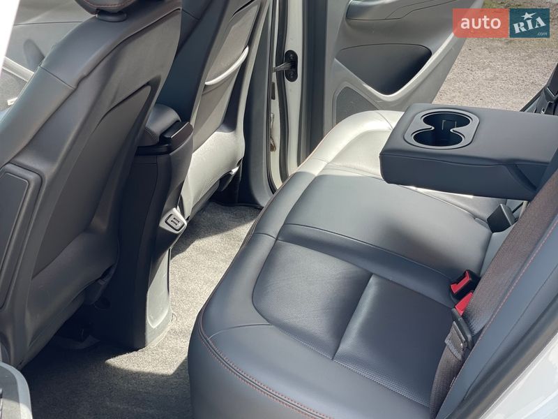 Хэтчбек Chevrolet Bolt EV 2017 в Виннице фото 12 Хэтчбек Chevrolet Bolt EV 2017 в Виннице