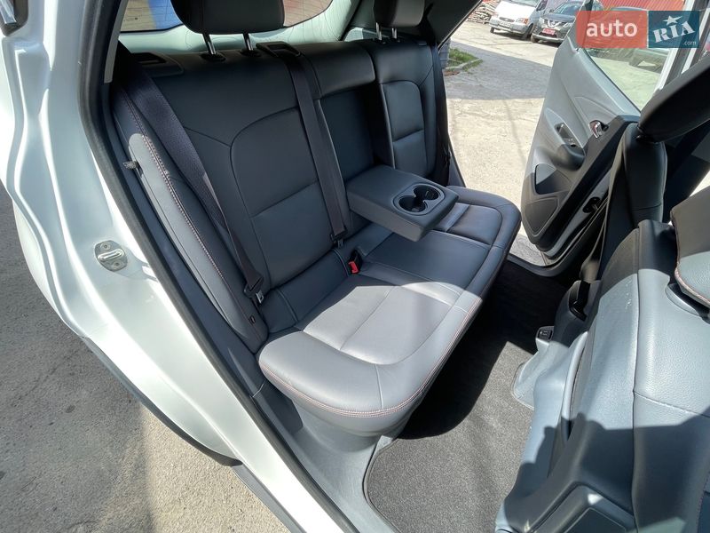 Хэтчбек Chevrolet Bolt EV 2017 в Виннице фото 13 Хэтчбек Chevrolet Bolt EV 2017 в Виннице