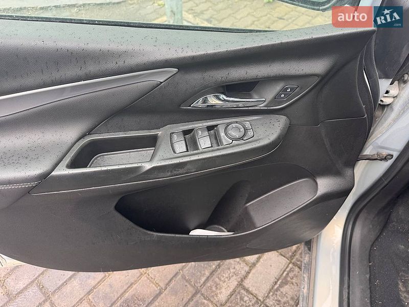 Хэтчбек Chevrolet Bolt EV 2023 в Львове фото 11 Хэтчбек Chevrolet Bolt EV 2023 в Львове